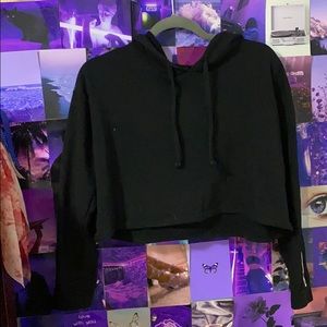 Cute black cropped sweatshirt